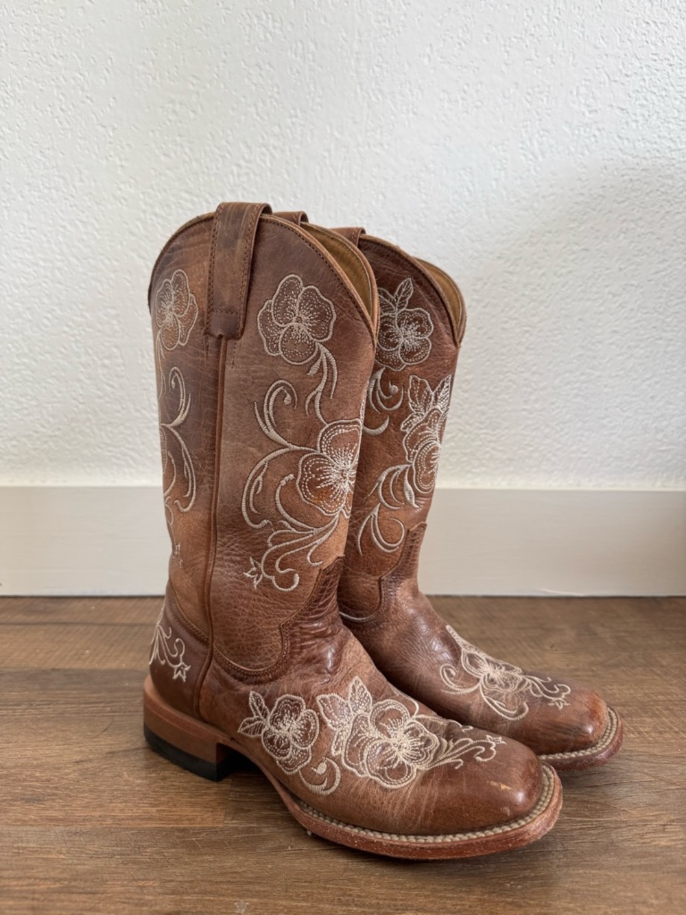 Shyanne Brown Western Embroidered Heeled Boots